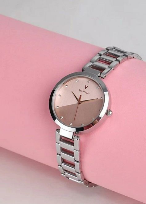 Womens Watches Luxury Silver, Watch For Girls Wrist, Designer Watches Women, Classy Womens Watches, Trendy Watches Women, Stylish Watches For Girls, Elegant Watches Women, Women Wedding Rings, Cartier Watches Women