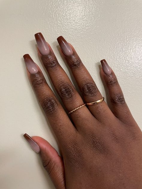 acrylic pink to brown ombré Nail Ideas For Black Women, Nail Color Options, Short Fall Nail Ideas, Dark Skin Nail Color, Short Fall Nail, Ongles Gel French, Cute Nail Colors, Fall Nail Ideas, Brown Nails Design