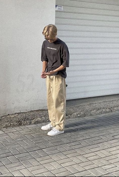 Grunge Summer Fits Men, Baggy Khaki Pants Outfit, Khaki Pants Outfit Men, Cargo Pants Outfit Men, Baggy Pants Outfit, Khaki Pants Outfit, Khakis Outfit, Guys Fits, Guy Fits