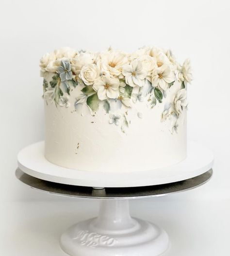 Simple 1 Tier Wedding Cake With Flowers, Simple Wedding Cake Ideas Elegant Classy, Minimalist Floral Wedding Cake, Pretty Floral Birthday Cakes, Wedding Cake Piped Flowers, Wedding Cake Frosting Flowers, One Tier Wedding Cake With Flowers, Wedding Cake With Icing Flowers, Wedding Cakes Simple Elegant Modern