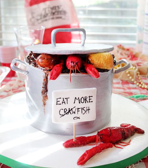 Crawfish Boil Pot Cake | Chocolate Crawfish with fondant corn and potato Fondant Crawfish, Crawfish Boil Cake, Crawfish Cake, Crab Feed, Creole Culture, Crab Party, Crawfish Party, Crawfish Boil Party, Seafood Party