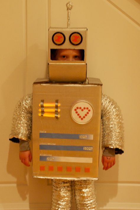 Robot Costume Cardboard Box Costume, Robot Halloween Costume, Cardboard Robot, Recycled Costumes, Robot Costume, Box Robot, Cardboard Costume, Robot Craft, Robot Costumes