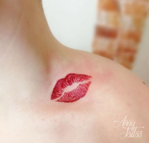 Small Kiss Tattoo, Red Lips Tattoo Kiss, Kiss Tattoo Design, Lips Tattoo Design, Red Lips Tattoo, Lip Print Tattoos, Pet Portrait Tattoos, Kiss Tattoo, Tattoo Fixes