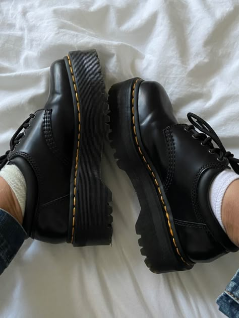 Low Top Doc Martens, Doc Marten Loafers, Doc Martens Aesthetic, Doc Marten Platform, Doc Martens Platform, Doc Martens Loafers, Winter Europe Outfits, Dr Martens Loafers, Platform Dr Martens