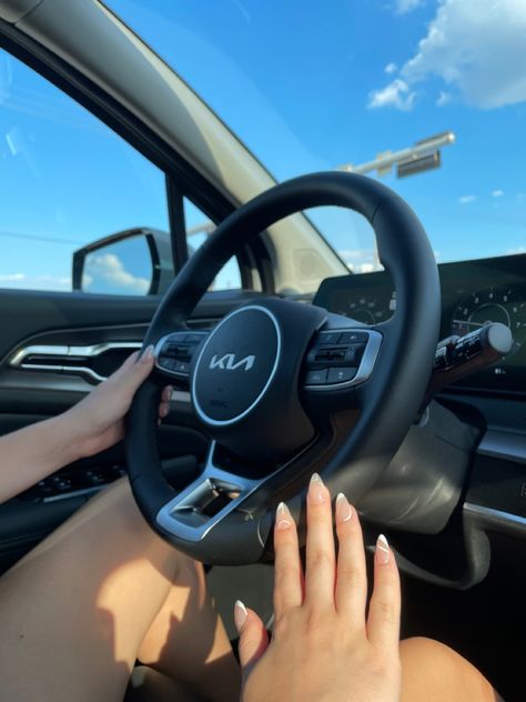 Summa drive w new nailsss Driving Aesthetic, Vision Board Photos, Girly Car, Car Goals, Cute Tattoos For Women, Grown Women, Pretty Cars, First Car, Kia Sportage