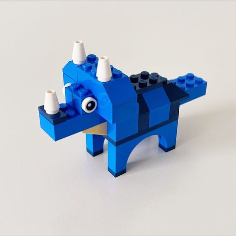 Lego Ideas For Kids, Lego Diy Crafts, Lego Basic, Lego Dinosaur, Easy Lego Creations, Lego Challenge, Lego Building Instructions, Lego Club, Lego Animals