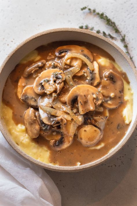 Mashed Potatoes with Mushroom Gravy – It's All Good Vegan Foods With Mashed Potatoes, Mash Potato Dishes, Potato Sauce, Vegan Mushroom Gravy, Mushroom Gravy Recipe, Potato Gravy, Vegan Mashed Potatoes, Vegan Recipes Plant Based, Potato Dinner