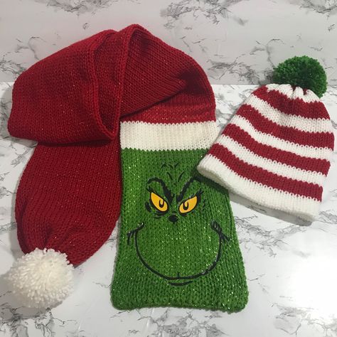 Grinch Scarf, Beginner Scarf, Scarf Crochet Patterns, Crochet Patterns Beginner, Addi Knitting Machine, Knitted Stuff, Circular Knitting Machine, Ribbed Scarf, Crocheting Ideas