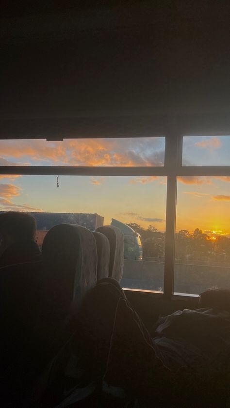 Early Morning Bus Ride Aesthetic, Morning Bus Ride Aesthetic, Bus Ride Aesthetic, School Bus Aesthetic, Bus Outfit, School Trip Aesthetic, Sunset School, Morning School, Poetry Aesthetic