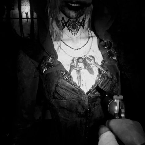 Bela dimitrescu Cassandra Re8, Bella Dimitrescu Pfp, Bela Dimitrescu Aesthetic, Daniela Dimitrescu Icon, Bella Dimitrescu Icon, Bella Resident Evil, Ira Dread Out Icon, Matching Pfp Dark Aesthetic, Gothic Matching Pfp