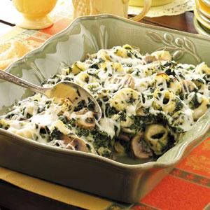 Tortellini Spinach Casserole - brick cheese, evaporated milk, tortellini, spinach, mushrooms, and mozzarella for the top Spinach Casserole Recipes, Baked Tortellini, Spinach Casserole, Fresh Spinach, Everyday Meals, Casserole Recipe, Casserole Dish, Taste Of Home, Tortellini