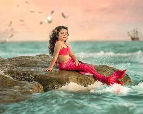 Mermaid Photo Shoot, Mermaid Shoot, Mermaid Photoshoot, Mermaid Photography, Digital Photography Lessons, Mermaid Photos, Beginner Photo Editing, Skin Retouching, Mermaid Pictures