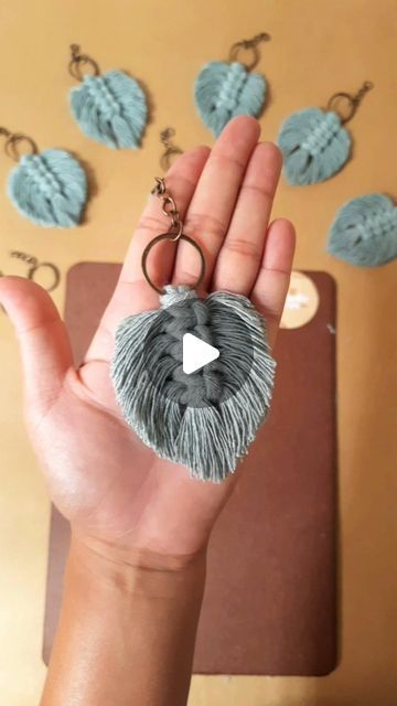 Keychain Making, Macrame Keychain, Macrame Bag, Handmade Decorations, Bag Pattern, Keychains, Macrame, At Home, Pattern