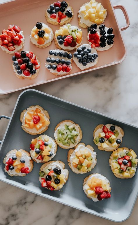 Fruit Pizza Cookie Recipe- The Best Recipe! - Nesting With Grace Fruit Pizza Cookie Recipe, Fruit Pizza Cookies, Fruit Cookies, Easy Peasy Recipes, Cookie Pizza, Pastry And Bakery, Fruit Toppings, Paleo Recipes Dessert, Dessert Pizza