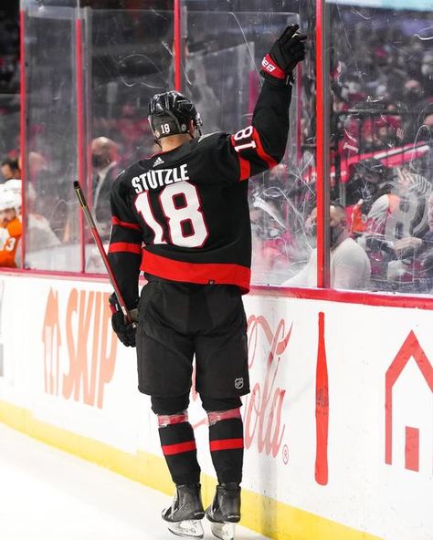 Ottawa Senators Wallpaper, Fake Boyfriend, Ottawa Senators, Hockey Player, September 7, Hockey Players, Ice Hockey, Ottawa, So Excited