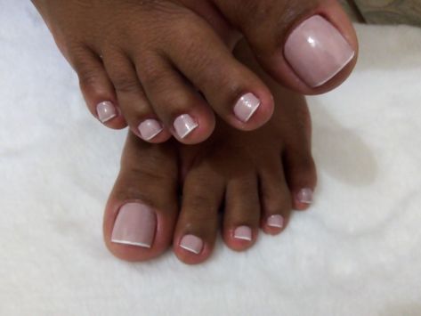 Dark Skin Pedicure, French Pedicure Black Women, Toe Nail Colors Black Women, Pedicure Black Women, Nude Toe Nails, Bridal Toe Nails, Natural Nails Manicure, Feet Nail Design, Gel Toe Nails