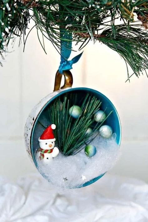 20+ Creative DIY Upcycled Christmas Decorations 15 Teacup Arrangements, Teacup Ornaments, Teacup Christmas, Prek Christmas, Teacup Gardens, Teacup Crafts, Christmas Cups, Pallet Christmas Tree, Christmas Card Ornaments