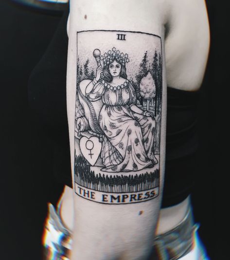 The Empress Tarot Tattoo Ideas, The Empress Tarot Tattoo Simple, The High Priestess Tarot Tattoo, The Empress Tattoo, Empress Tarot Card Tattoo, The Empress Tarot Tattoo, Empress Tattoo, Tarot Symbols, Labyrinth Tattoo