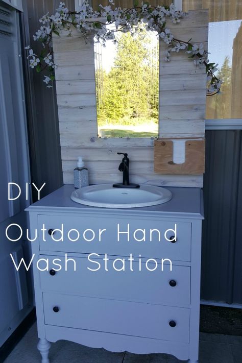 Want to have a beautiful outdoor hand wash station? Make your own in a weekend instead of renting one. Instructions in post. Wedding venue approved! Portable Sink, Wash Station, Portable Restrooms, Decorative Garden Fencing, Log Cabin Ideas, Outdoor Toilet, Hand Washing Station, Outdoor Sinks, Wash Stand