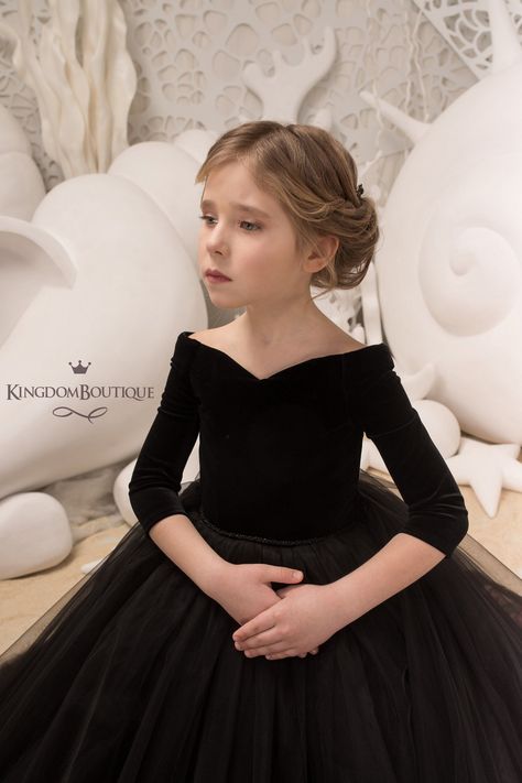 Pageant Photoshoot, Formal Flower Girl, Green Flower Girl Dresses, Photoshoot Christmas, Black Flower Girl Dress, Organza Flower Girl Dress, Dress For Special Occasion, Long Flower Girl Dresses, Princess Dress Kids