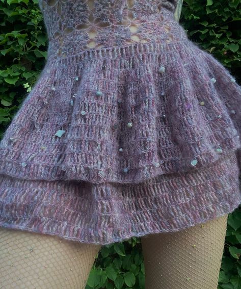 Crochet Flare Skirt, Crochet Fairy Skirt, Estambre Ideas, Crochet Flower Fairy, Crochet Skirt Free Pattern, Sock Plushies, Mini Skirt Pattern, Fairy Crochet, Cute Crochet Ideas