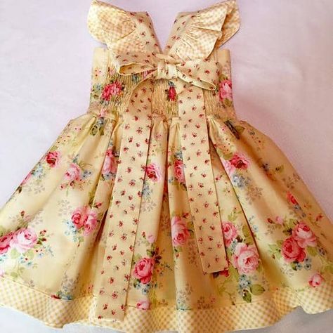 Easter Smocked Dress, Cute Spring Dresses, Cute Easter Outfits, Kids Easter Party, Easter Dresses For Toddlers, Girls Spring Dresses, Easter Outfit For Girls, Easter Dresses, Outfits For Girls