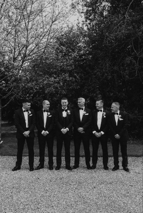 Groomsmen candid group shot idea wearing black tie in black and white at davenport house Bridal Party Photos Groomsmen, Groom With Bridesmaids Pictures, Groomsman Photo Ideas, Bridesmaid And Groomsmen Pictures, Grooms Poses, Groomsmen Pics, Groomsman Photos, Wedding Photos Groomsmen, Groom And Groomsmen Photos