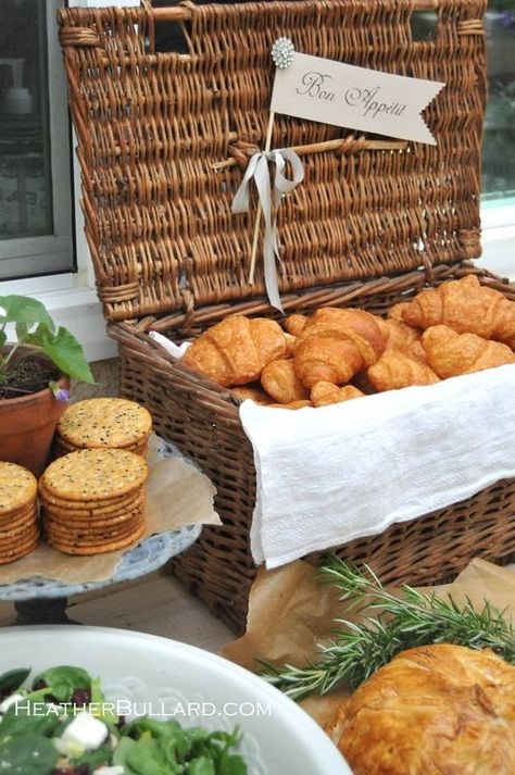 Garden Party Ideas Breads And Pastries, Sandwich Bar, Food Stations, Wedding Dessert, Food Displays, בר מצווה, Crumpets, Food Display, Brunch Party