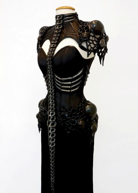 Persona Ideas, Black Couture, Base Ideas, Halloween 23, Costumes Couture, Fantasy Fashion, Dark Fashion, Couture Collection, Costume Design