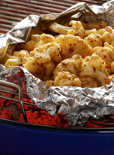 Grill packets are a quick, hassle-free way to cook cauliflower. Foil Pack Dinners, Grilled Cauliflower, Foil Dinners, Foil Pack Meals, Foil Packet Meals, Land O Lakes, Grilled Veggies, Tin Foil, Think Food