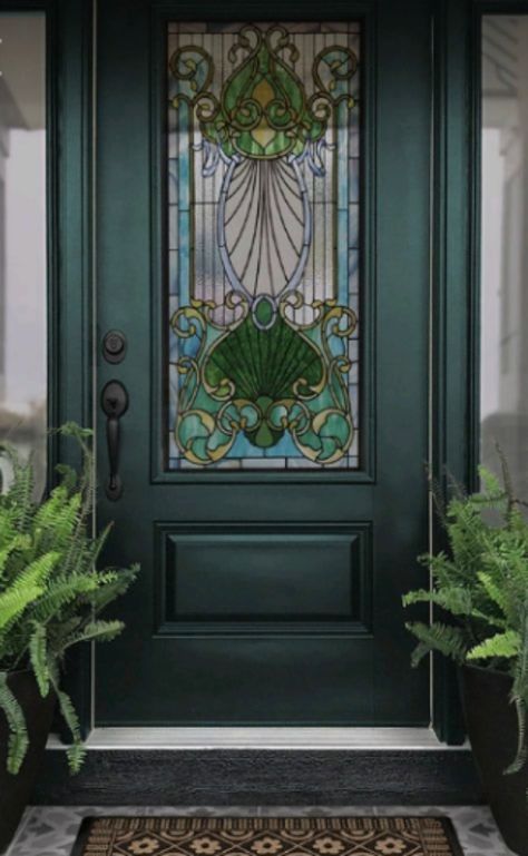 Maximalist Entryway, Layered Decor, Bold Home Decor, Glamorous Home, Home Decor Eclectic, Victorian Front Doors, Maximalist Interior Design, Home Makeovers, Maximalist Interior