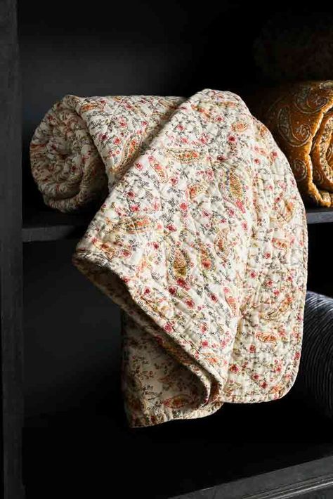 Lifestyle image of the Coral Sands & Yellow Paisley Quilt Aesthetic Quilts, Quilt Bedding Ideas, Quilt Aesthetic, Floral Quilts, Paisley Quilt, Rockett St George, Bed Quilt, Quilted Throw Blanket, Quilt Bed