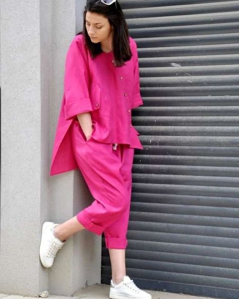 🌹💥 NEW DESIGN LONCH 💥🌹 😍COTTON CO-ORD SET UP-N-DOWN 💥Fuchsia Linen Pants Outfit Wide Pants & Shirt Tunic Top 2 Piece Set for Women Color: PINK Inclusive: Top & Bottom👌👌👌 KURTI LENGTH - 28 INCHES PANT LENGTH - 39 INCHES SLEEVES - 3/4 SLEEVE 💐FEBRIC - COTTON 60*60 ❤️PRICE -749₹/-+Ship Extra 👈 🌹SIZES -M-38 L-40 Xl-42 XXL -44 🌹💯% Guaranteed QUALITY PRODUCTS🌹 💥FULL STOCK AVAILABLE 💥 . . . #kurtiset #kurtilover #kurti #kurtis #cottonkurti #printedkurti #womenfashion #weddingkur... Pink Kurti, Co Ords Outfits, Linen Pants Outfit, Kurti Design, Printed Kurti, Quick Outfits, Pant Length, Pink Linen, Co Ord Set