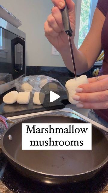 Hannah Gray | One Sweet Mama on Instagram: "I saw a reel of someone make the absolute cutest marshmallow mushrooms and had to try. Theirs were way better than mine 😆 🍄🍬 also totally should have put that little piece of chocolate all the way on the inside.

#food #marshmallows" Marshmallow Gift Ideas, Marshmallow Uses, Desserts With Marshmallows, Mushroom Marshmallow, Marshmallow Mushrooms, Marshmallow Images, Marshmallow Food, Marshmallow Ideas, Log Cakes