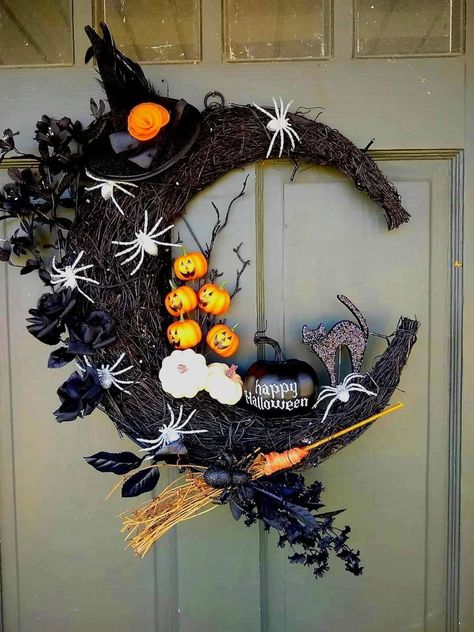 Witch Pumpkins, Fun Diy Halloween Decorations, Halloween Mesh Wreaths, Halloween Wood Crafts, Diy Halloween Wreath, Easy Halloween Decorations, Adornos Halloween, Halloween Crafts Decorations, Fall Halloween Crafts