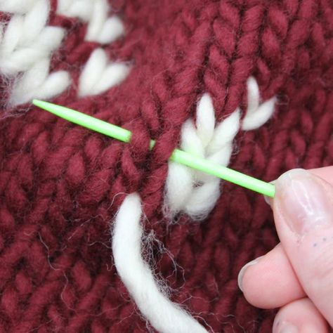 How to Swiss Darn your Knits Swiss Darning, Stocking Stitch Knitting, Yarn Scraps, Boro Stitching, Knitting Help, Knitting Basics, Visible Mending, Repair Clothes, Knitted Poncho