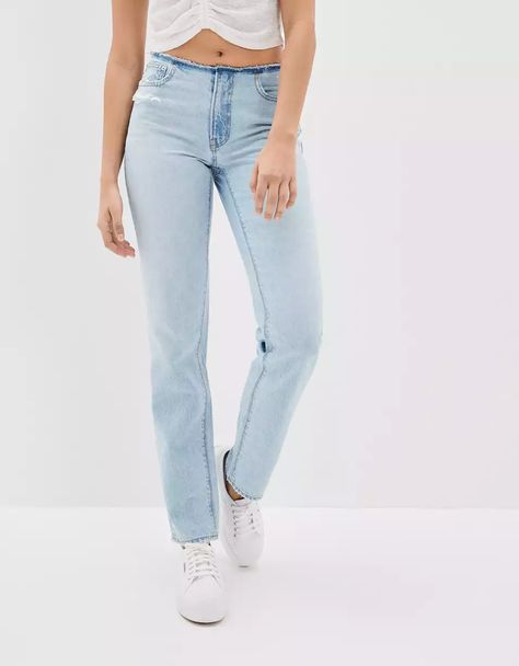 AE Low-Rise '90s Straight Jean Light Washed Jeans, Blue And White Jeans, Mom Jeans Style, Blue Mom Jeans, Womens Jeggings, Ripped Mom Jeans, Distressed Mom Jeans, Slim Denim, Jeans Mom