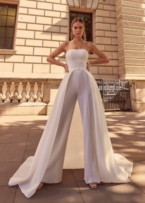 Wedding Jumpsuit The Bride, White Bridal Jumpsuit, Pantsuit Wedding Dress, Narnia Costumes, Ronald Joyce, Wedding Gown Styles, Civil Wedding Dresses, Bridal Jumpsuit, Wedding Jumpsuit