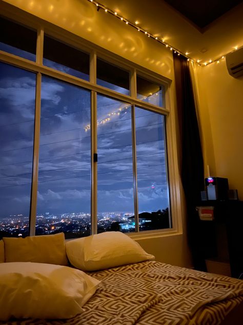 Aesthetic Room With Big Windows, Room Decor Big Window, Dimly Lit Bedroom, Night Time Bedroom, Room With Window, Windows View, Single Apartment, Cosy Aesthetic, City View Apartment