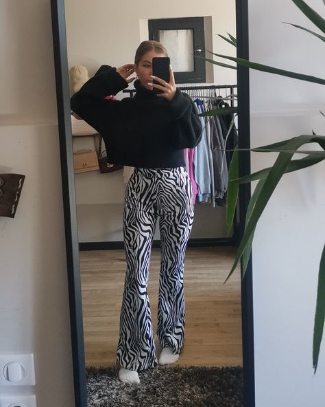 Zebra Jeans Outfit, Zebra Print Pants Outfit, Print Pants Outfit, Zebra Jeans, Zebra Print Pants, Outfits Leggins, Zebra Pant, Outfits Con Jeans, Looks Jeans