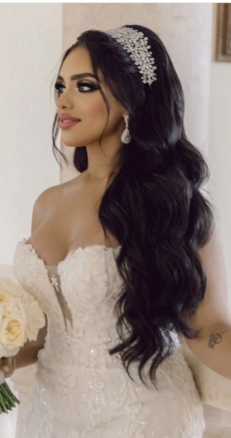 Big Hair Down Wedding, Long Hair Wedding Styles With Crown, Black Long Hair Wedding Styles, Big Curly Hair Wedding, Wedding Big Hair, Mexican Bride Hairstyle, Big Curls Bridal Hair, Bridal Hairstyles Dark Hair, Extra Long Wedding Hair