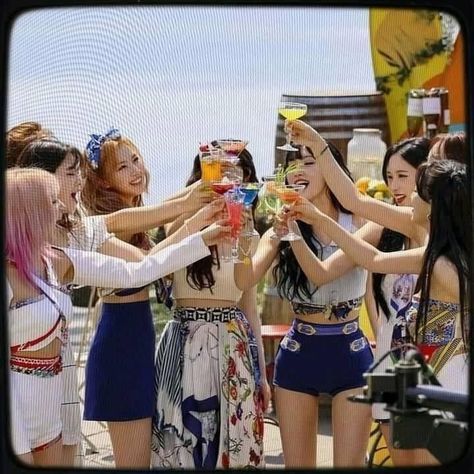 Kpop Summer Icons Aesthetic, Alcohol Free Twice Aesthetic, Twice Summer Aesthetic, Sweet Playlist Covers, Twice Summer Icons, Twice Alcohol Free Icons, Alcohol Free Aesthetic, Kpop Summer Icons, Kpop Summer Aesthetic