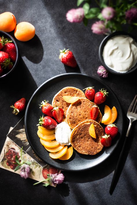 Applesauce Oatmeal Pancakes (Vegan) Oatmeal Pancakes Vegan, Oat Pancakes Vegan, Vegan Applesauce, Gluten Free Oatmeal Pancakes, Vegan Oatmeal Pancakes, Healthy Vegan Pancakes, Vegan Pancake Recipe, Applesauce Oatmeal, Applesauce Pancakes