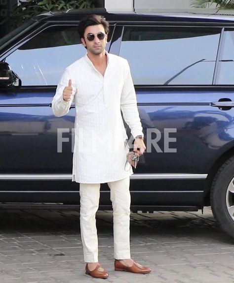 White Chicken Kurta For Men, White Kurta Designs For Men, Trendy Kurta For Men, White Kurta Pajama Men, White Kurta Men, Men Shawl, Mens Traditional Wear, Indian Wedding Clothes For Men, Mens Indian Wear