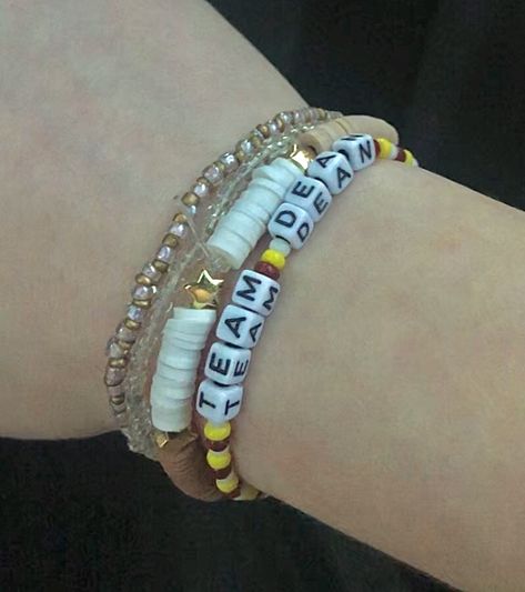 Tvd Bracelet, Movie Inspired Bracelets, Gilmore Girls Bracelet Ideas, Downtown Girl Bracelets, Gilmore Girls Bracelet, Gilmore Girls Jewelry, Girl Friendship, Beaded Braclets, Homemade Bracelets