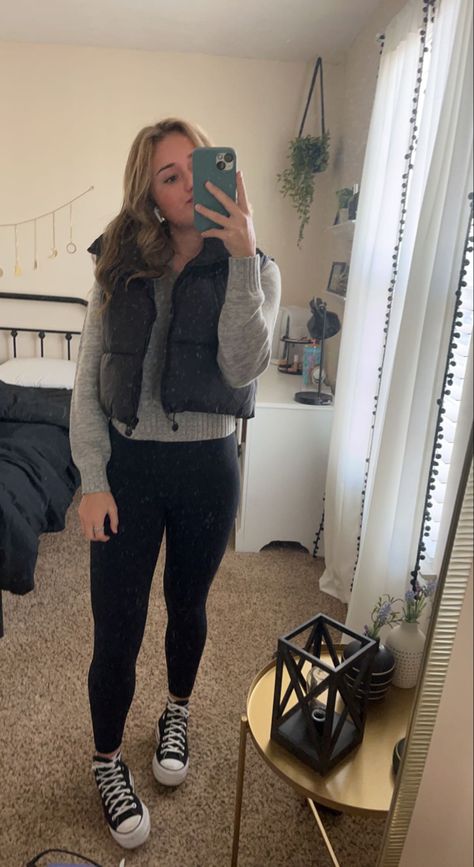 Black Converse Outfit Preppy, Black Converse Outfit Women, Black Converse Outfit Winter, Converse Aesthetic Outfit, Black Converse Outfit, Converse Outfit Winter, Cut Outfits, Church Outfit For Teens, January Outfits