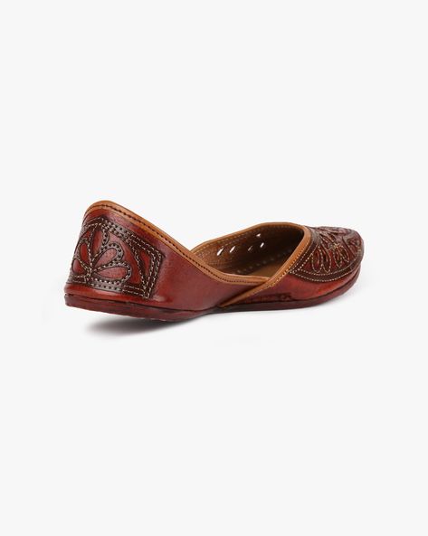 Brown Flat Shoes, Indian Shoes, Flat Shoes For Women, Brown Flats, Shoes For Women, Flat Shoes, Tan Brown, Shoes Flats, Women Shoes