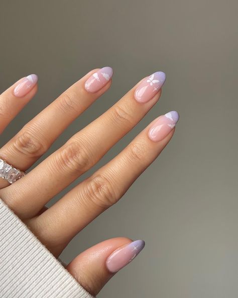 dainty periwinkle cuteness 🦋🤍i’m so obsessed w butterflies this springgg!! @cndworld Chic-A-Delic, Top Coat * shop @beyondpolish code NAILSBYALSN Ring @treasurebox.jewelry * code NAILSBYALSN ————- *aff #springnails #nailart #butterfly #purplenails #bluenails #pastelnails #gelnails #tutorial #nailinspo #cutenails Nails Periwinkle, Pastel Nails, Purple Nails, Blue Nails, Top Coat, Spring Nails, Nail Design, Nail Ideas, Cute Nails