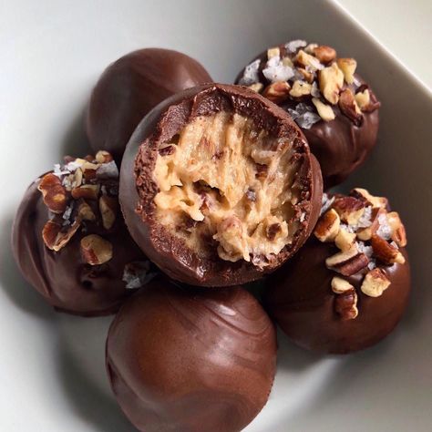 Keto German Chocolate Truffles – ChocZero German Chocolate Cake Truffles, Keto German Chocolate Cupcakes, Keto Truffles Chocolate, Thm Truffles, Paleo Chocolate Truffles, Low Carb Milk, Coconut Truffles, Yogurt Pops, Keto Candy