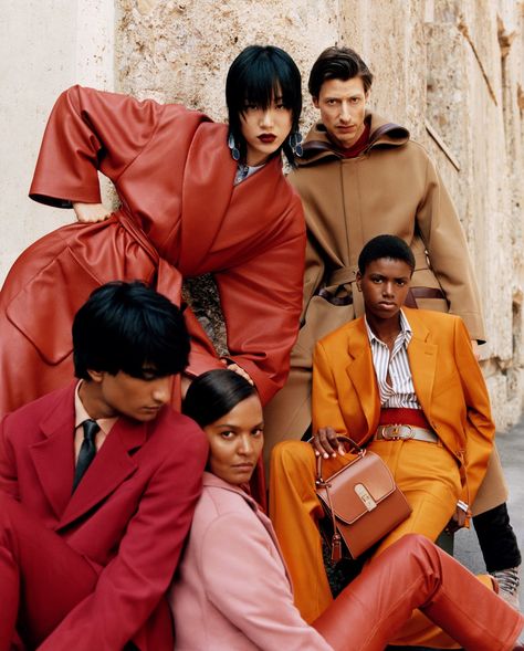 Harley Weir Flashes Salvatore Ferragamo Fall/Winter 2019 Ad Campaign With Liya, Kirsty   Sora — Anne of Carversville Kirsty Hume, Harley Weir, Liya Kebede, Group Poses, Urban Sophistication, Corporate Chic, Campaign Fashion, Group Photography, Hoodie Allen